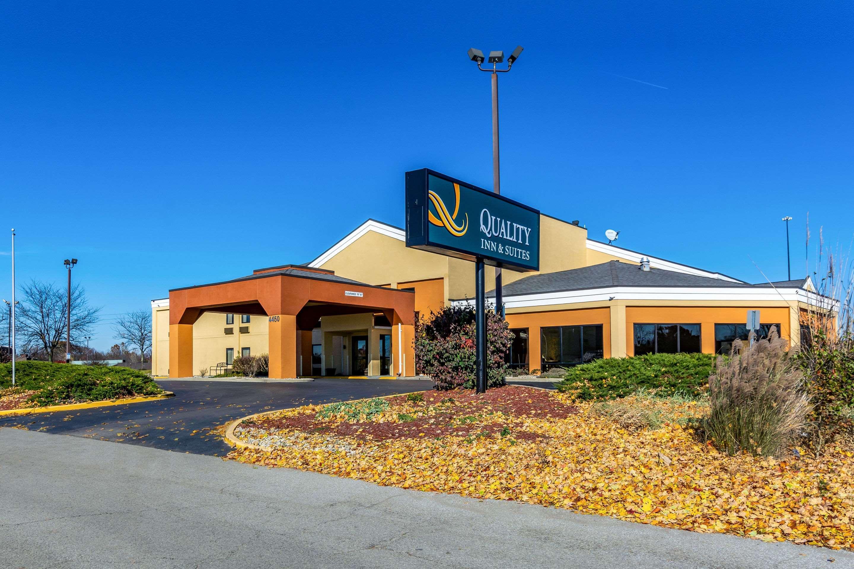 Quality Inn & Suites Southport Indianapolis Exterior photo